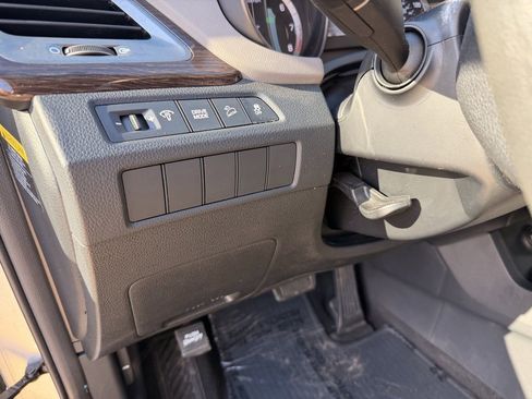 Used 2017 Hyundai Santa Fe Sport image 18