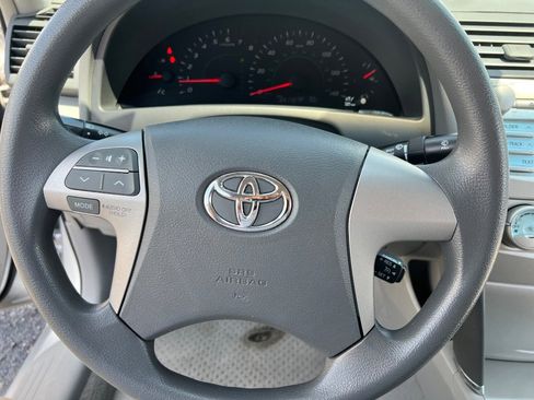 Used 2009 Toyota Camry LE FWD image 14