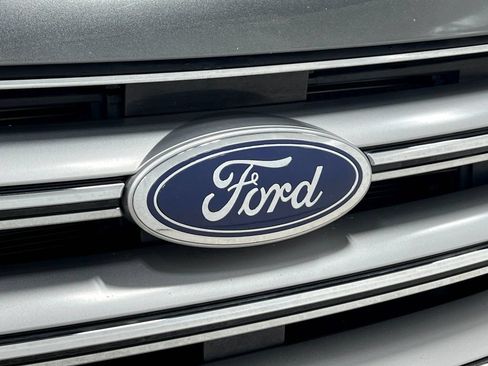 Used 2017 Ford Edge Titanium w/ Equipment Group 301A AWD/4WD image 40