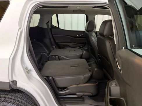 Used 2022 GMC Acadia AT4 w/ GMC Pro Grade Package AWD/4WD image 21