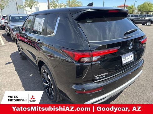 New 2025 Mitsubishi Outlander SE image 6