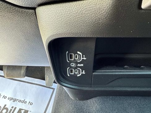 Used 2024 RAM 2500 Big Horn image 28