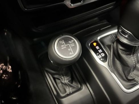 Used 2024 Jeep Wrangler High Altitude image 23