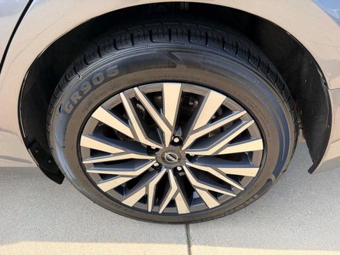 Used 2025 Nissan Altima 2.5 SV FWD image 24