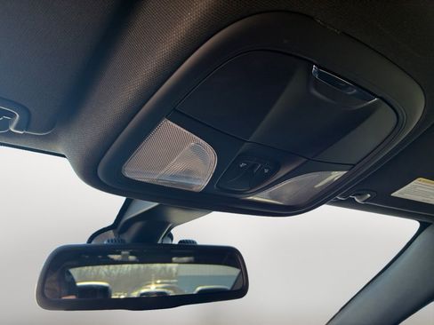 Used 2015 Chrysler 200 S image 23