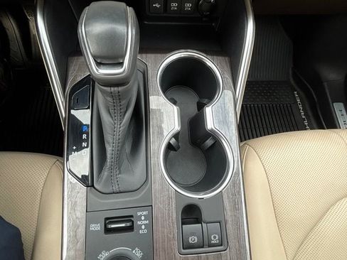 Used 2020 Toyota Highlander Limited AWD/4WD image 23