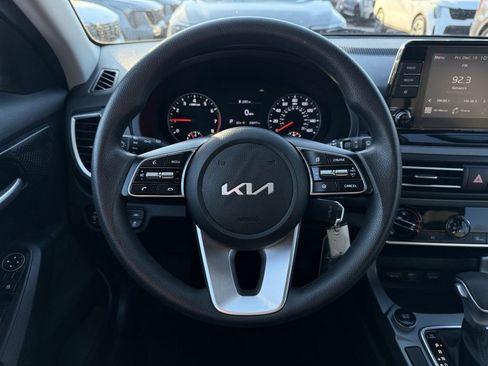 Certified 2023 Kia Seltos LX image 28