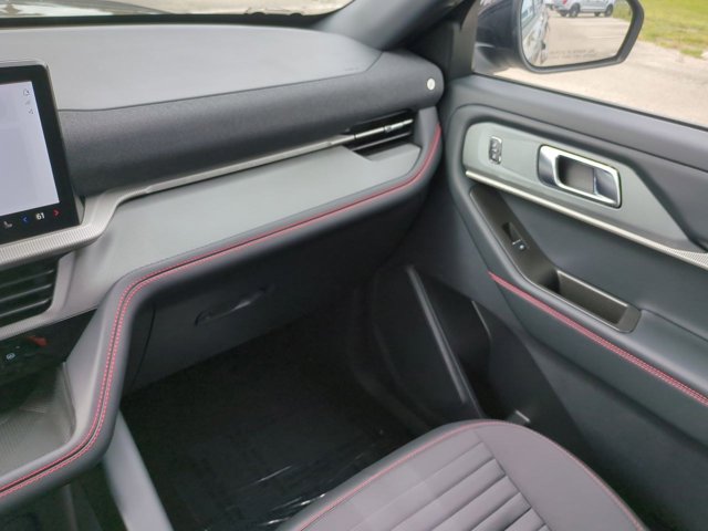 New 2026 Ford Explorer ST-Line w/ ST-Line Street Pack RWD image 17