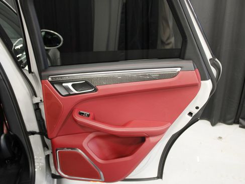 Certified 2024 Porsche Macan GTS w/ Premium Plus Package image 27