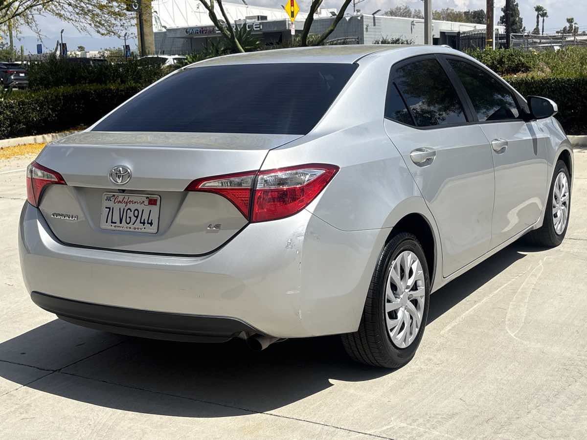 Used 2015 Toyota Corolla LE FWD image 3