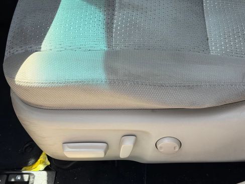 Used 2014 Toyota Camry LE FWD image 5