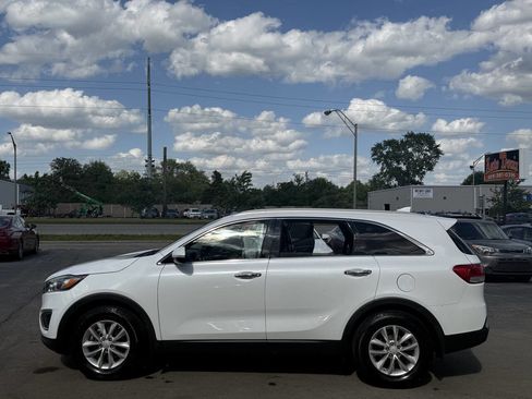Used 2017 Kia Sorento FWD w/ LX Convenience Package image 6