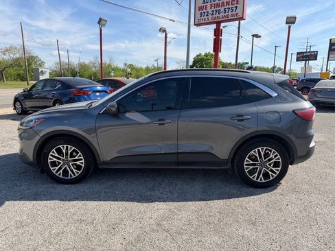 Used 2021 Ford Escape SEL w/ Technology Package FWD image 4