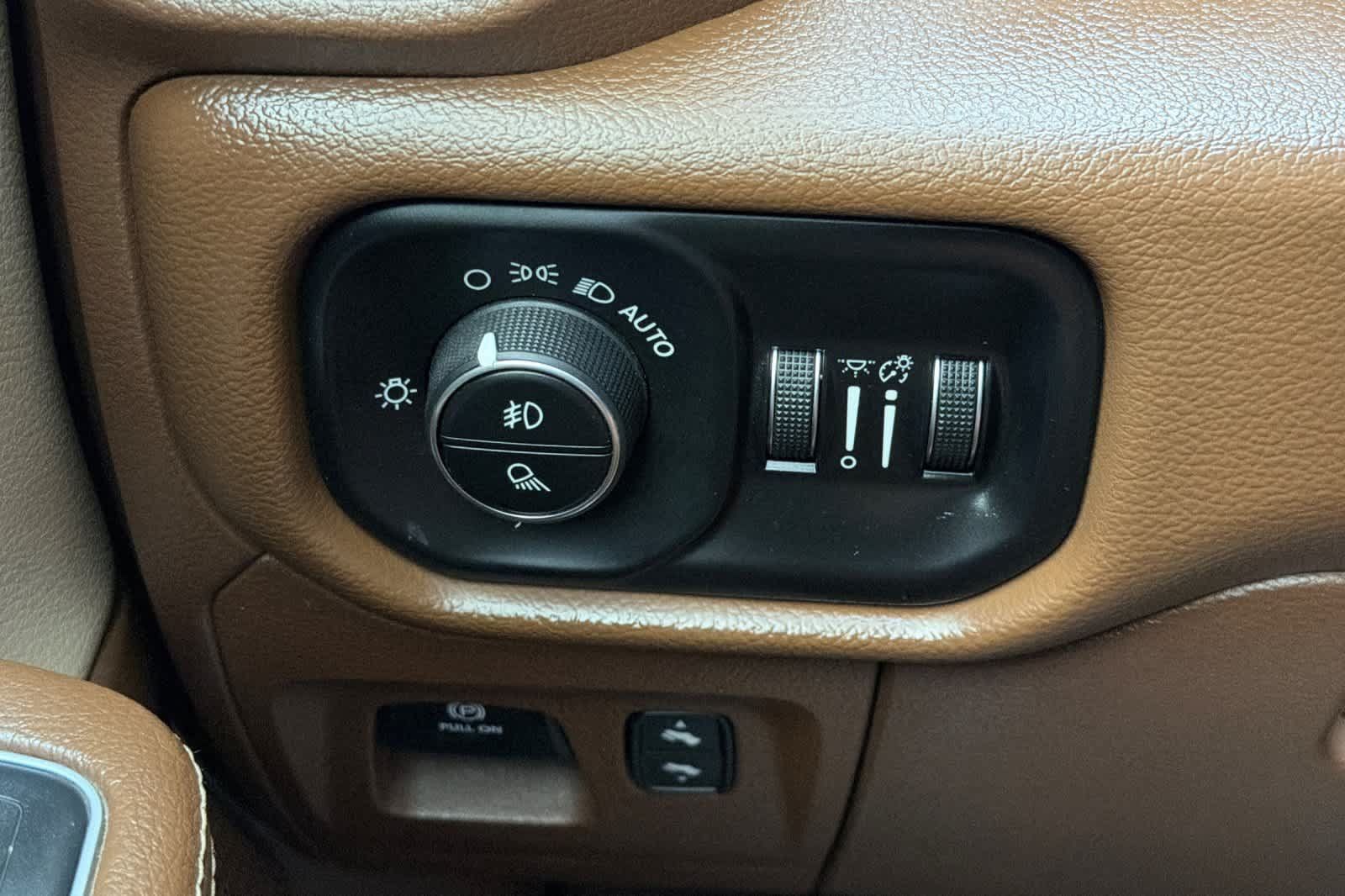 Used 2021 RAM 1500 Laramie AWD/4WD image 29
