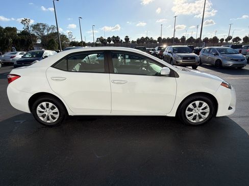 Used 2017 Toyota Corolla L FWD image 8