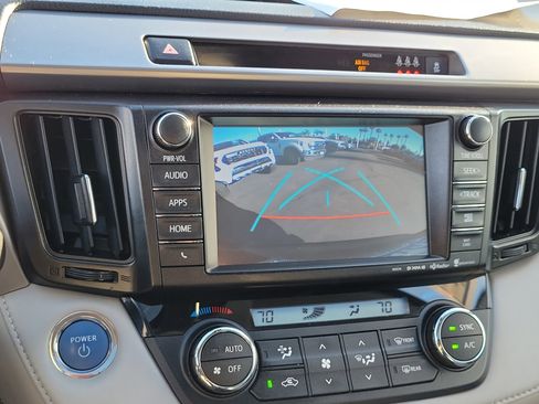 Used 2018 Toyota RAV4 XLE image 10