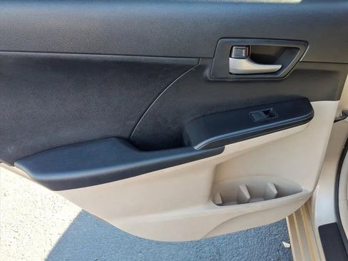 Used 2012 Toyota Camry LE image 20