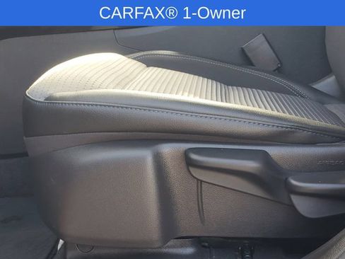 Used 2025 Chevrolet Trax LT FWD image 7