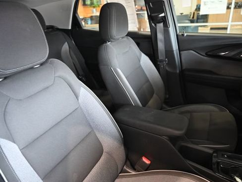 Used 2022 Chevrolet TrailBlazer LT w/ Convenience Package AWD/4WD image 8