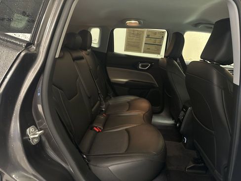 Used 2022 Jeep Compass Limited image 16
