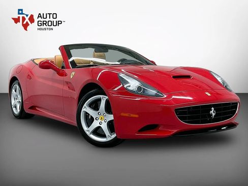 Used 2013 Ferrari California RWD image 1