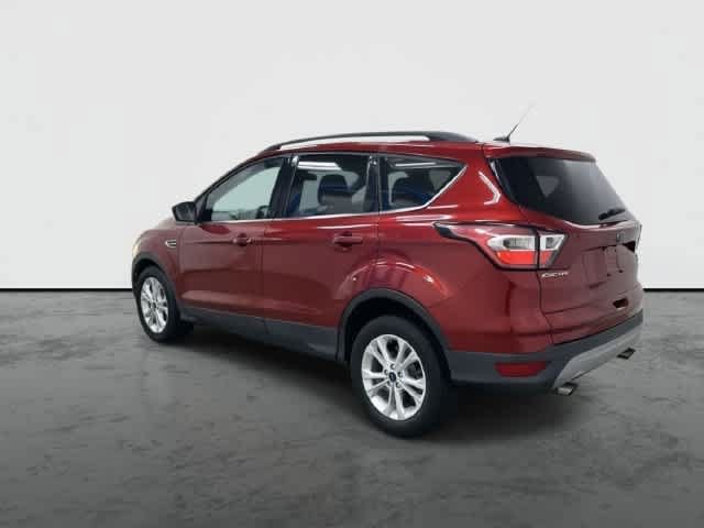 Used 2017 Ford Escape SE w/ Equipment Group 201A FWD image 9