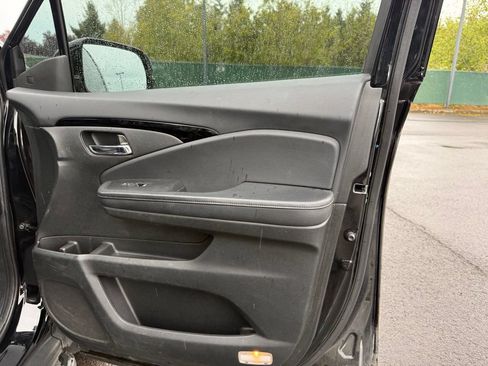 Used 2018 Honda Pilot Elite image 30