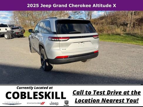 New 2025 Jeep Grand Cherokee Altitude AWD/4WD image 8