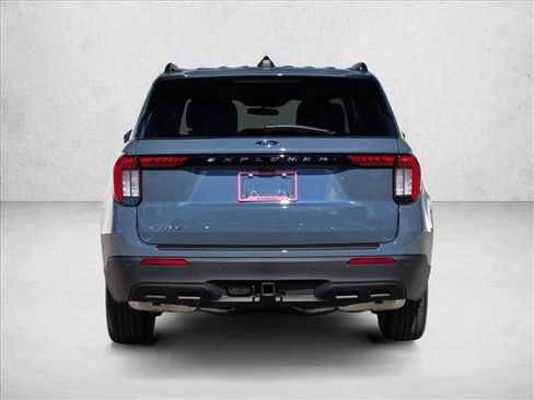 New 2026 Ford Explorer Active RWD image 6