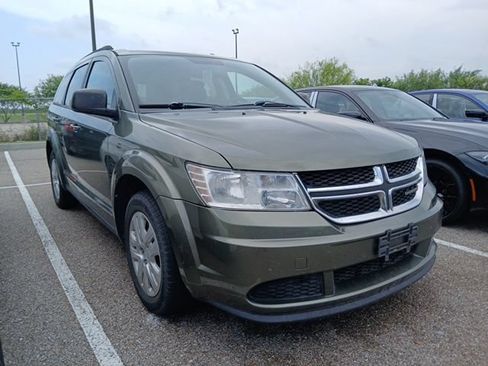 Used 2017 Dodge Journey SE w/ Flexible Seating Group FWD image 14