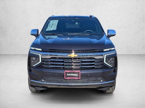 New 2026 Chevrolet Suburban Premier image 2