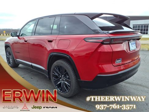 Used 2024 Jeep Wagoneer Launch Edition image 5