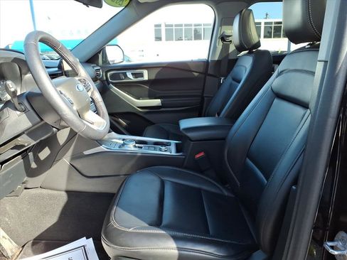 Certified 2023 Ford Explorer XLT w/ Equipment Group 202A image 15