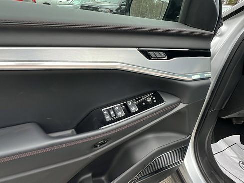 Used 2024 Jeep Wagoneer Launch Edition image 15