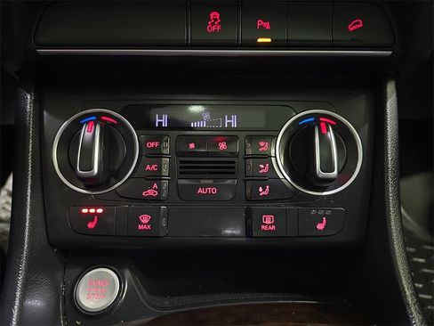 Used 2016 Audi Q3 2.0T Prestige w/ Prestige Package image 27