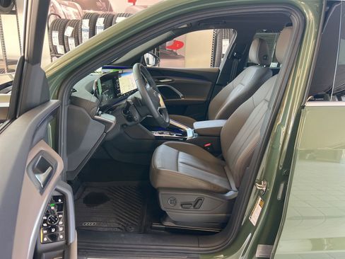 Used 2025 Audi Q5 Premium w/ 19" Wheel Package image 27