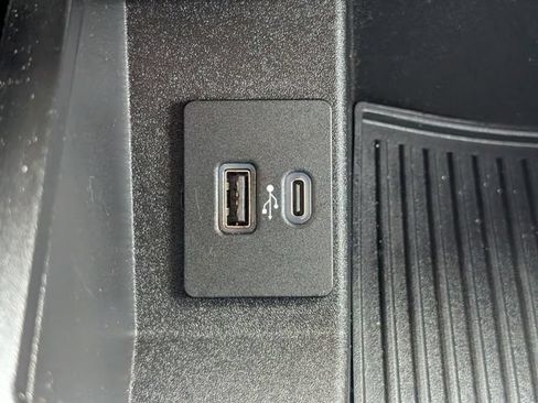 Used 2020 Ford F350 Lariat w/ Lariat Value Package AWD/4WD image 23