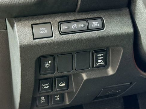 Used 2023 Nissan Frontier PRO-4X w/ Pro-4X Premium Package image 11