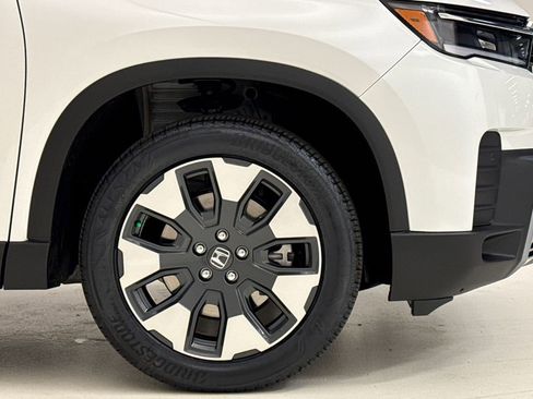 New 2026 Honda Pilot Touring image 6