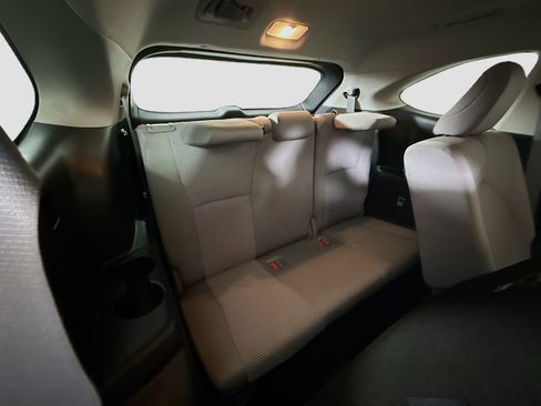 Used 2023 Toyota Highlander L image 41