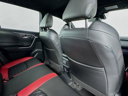 Used 2024 Toyota RAV4 SE image 27