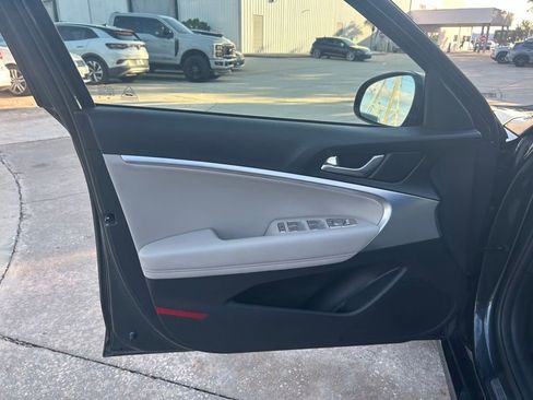 Used 2023 Genesis G70 2.0T image 45