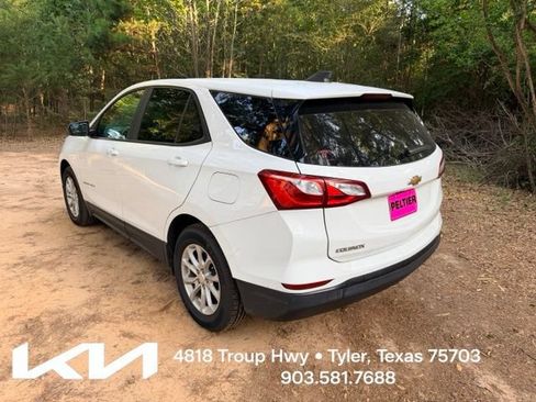 Used 2020 Chevrolet Equinox LS w/ LS Convenience Package FWD image 8