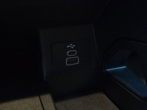 Used 2024 Ford Ranger XL image 12