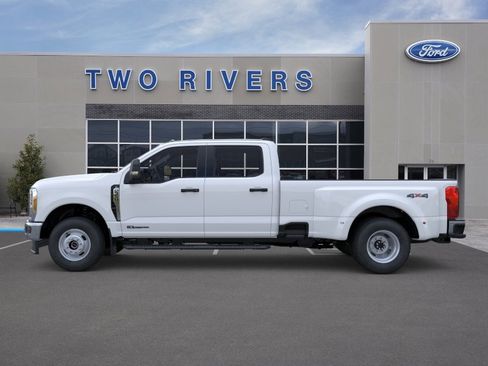 New 2026 Ford F350 4x4 Crew Cab DRW Super Duty image 3