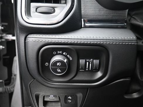 Used 2022 RAM 1500 Limited AWD/4WD image 10