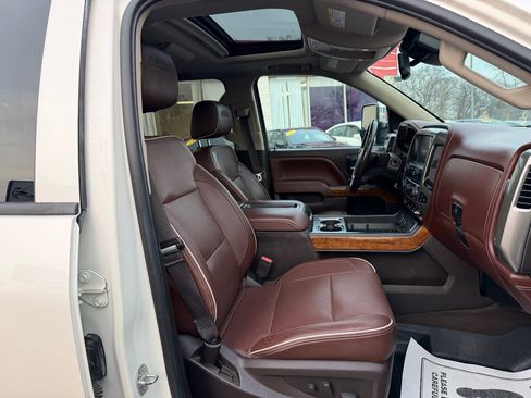 Used 2014 Chevrolet Silverado 1500 High Country image 23