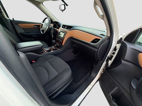 Used 2014 Chevrolet Traverse LT w/ All-Star Edition image 27