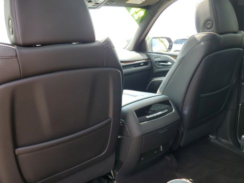 Used 2023 Cadillac Escalade Premium Luxury w/ Performance Package AWD/4WD image 34