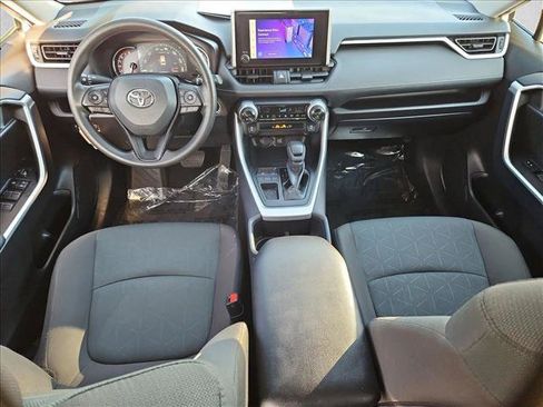 Used 2025 Toyota RAV4 XLE FWD image 22